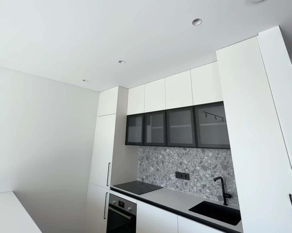 napinane-sufity-infiniline-do-kuchni-cena-napinanego-sufitu-uab-intempa_5x4