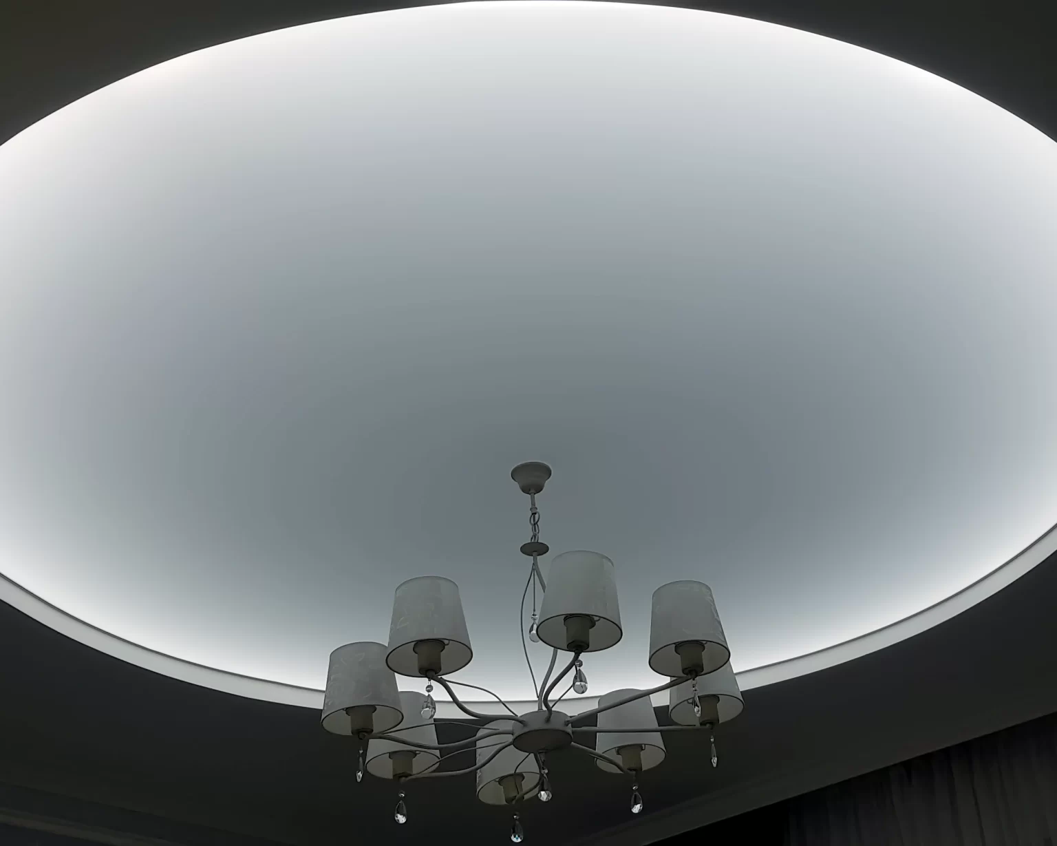 podswietlane-sufity-napinane-infiniline-cena-za-sufit-napinany-infiniline-pl