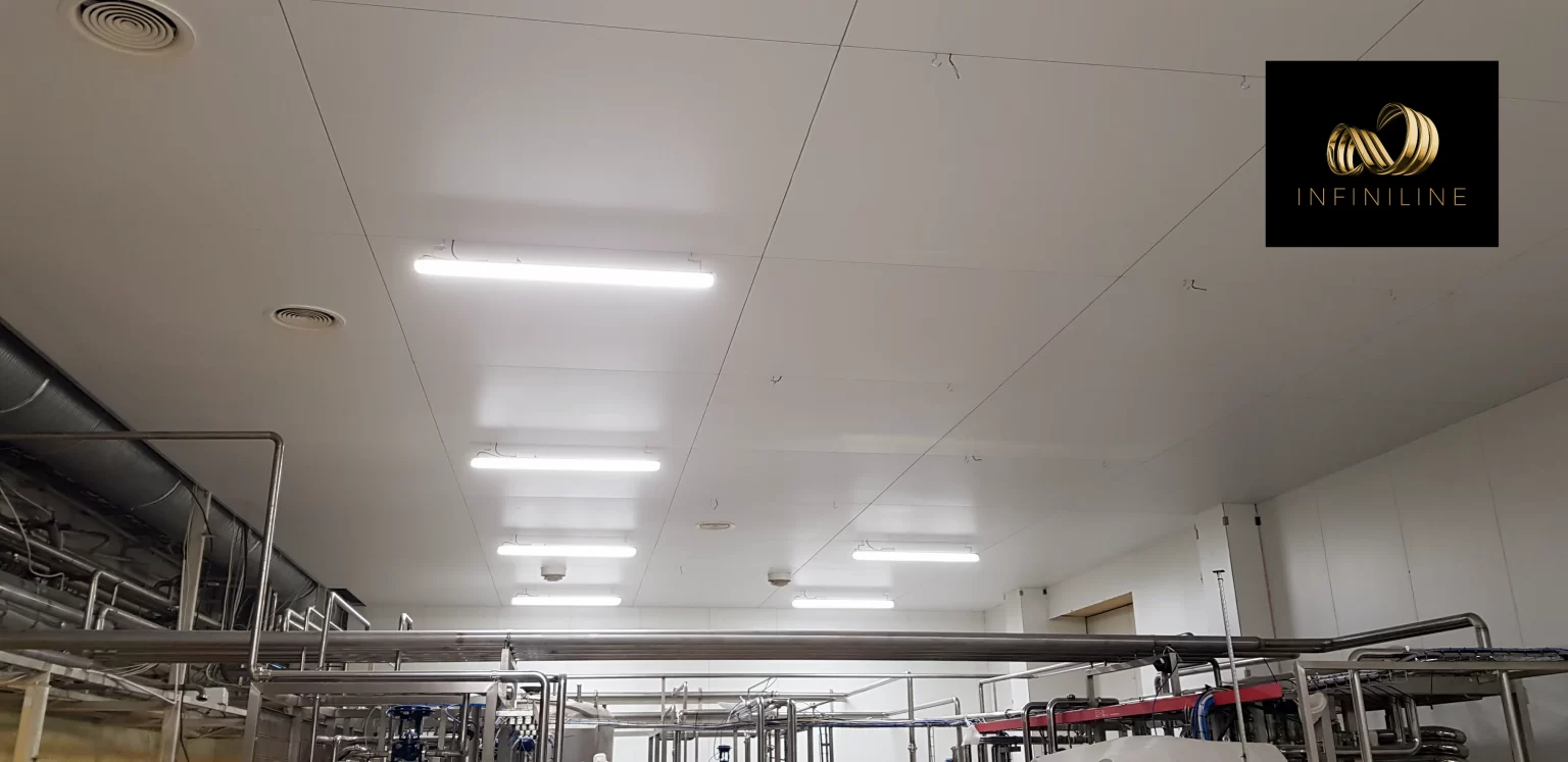 wykonane-prace-sufity-napinane-do-pomieszczen-produkcyjnych-fabryka-logo-2