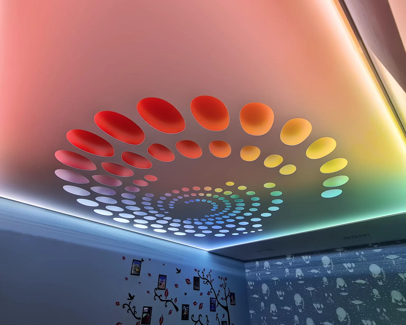 perforowane-sufity-napinane-infiniline-cena-podswietlane-sufity-napinane-infiniline-pl