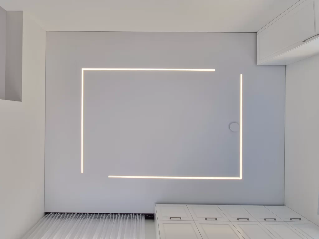 sufity-napinane-infiniline-z-integrowanym-led-oswietleniem-uab-intempa-1_horizontal